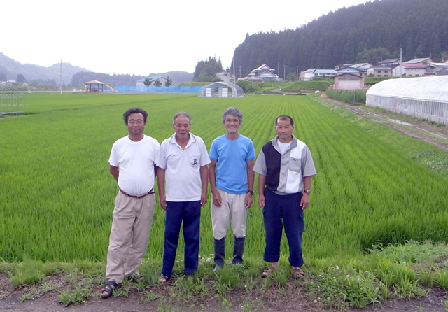 鮭川村生産者4人